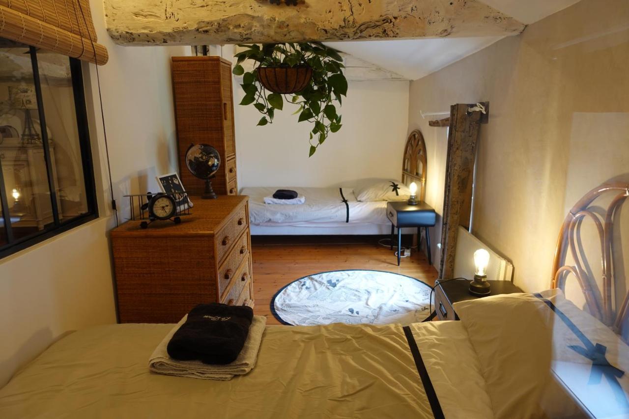Gite 4 Etoiles Avec Hebergement Insolite - 10 Personnes Foussais Buitenkant foto